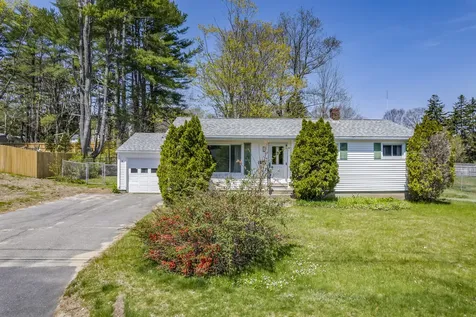 6 Nancy Drive Brunswick ME 04011