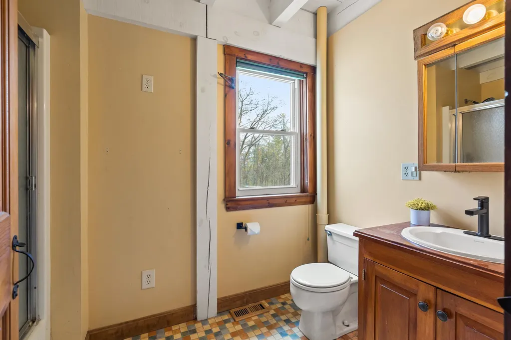 558 Bay Road Bowdoinham ME 04008