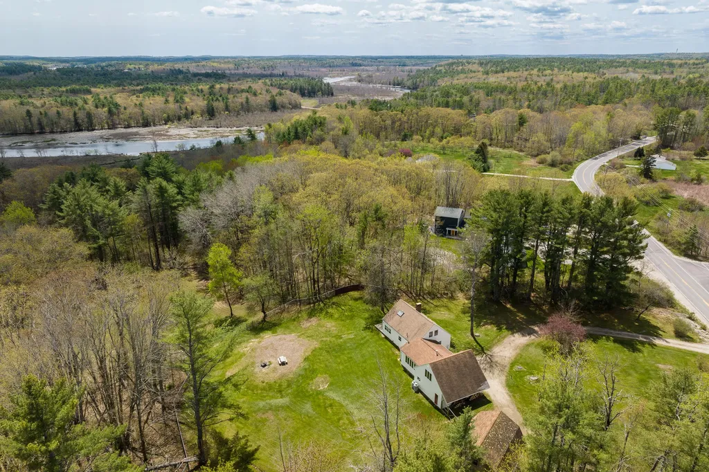 558 Bay Road Bowdoinham ME 04008