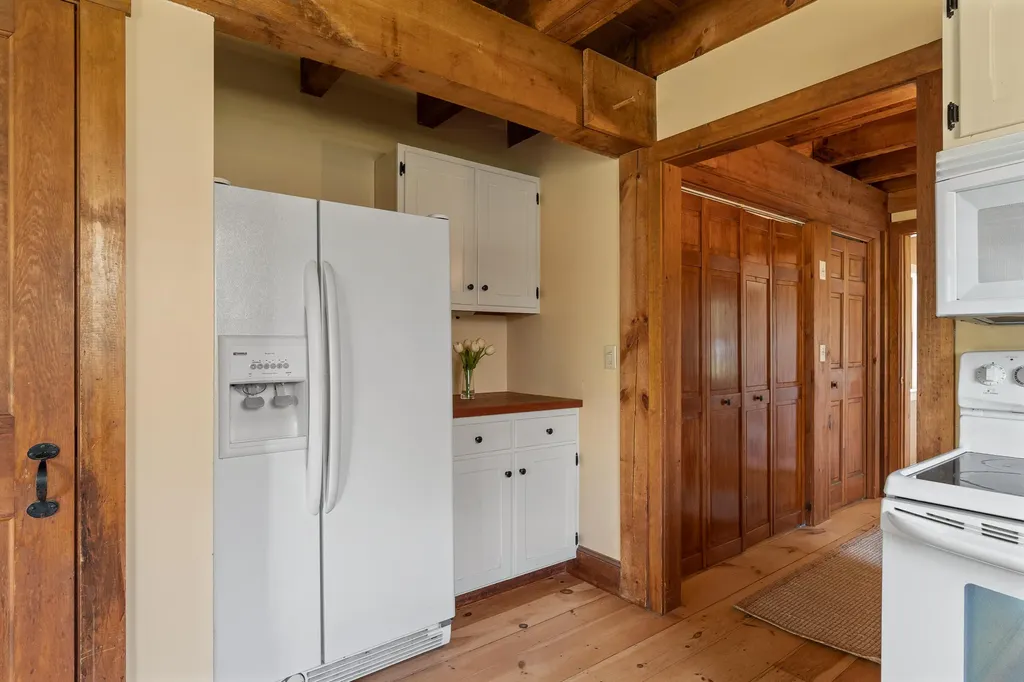 558 Bay Road Bowdoinham ME 04008