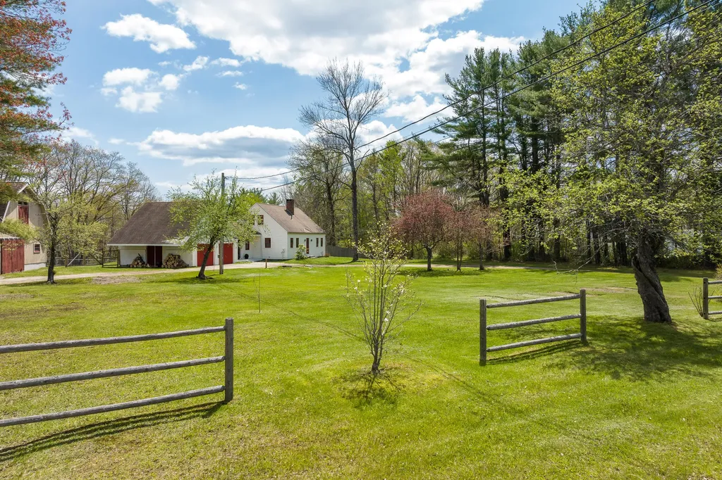 558 Bay Road Bowdoinham ME 04008