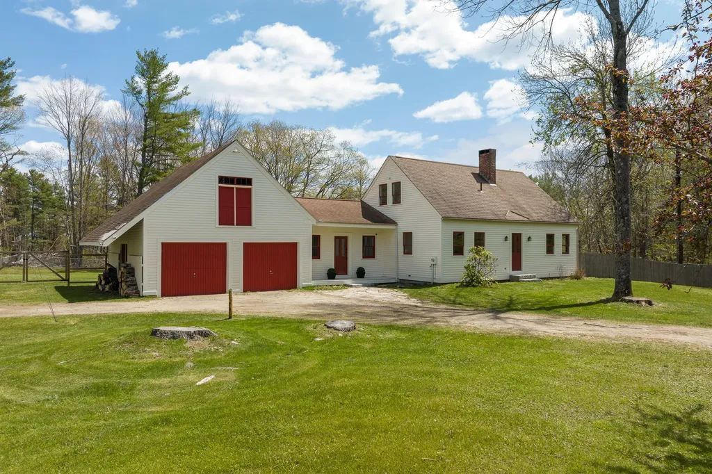 558 Bay Road Bowdoinham ME 04008