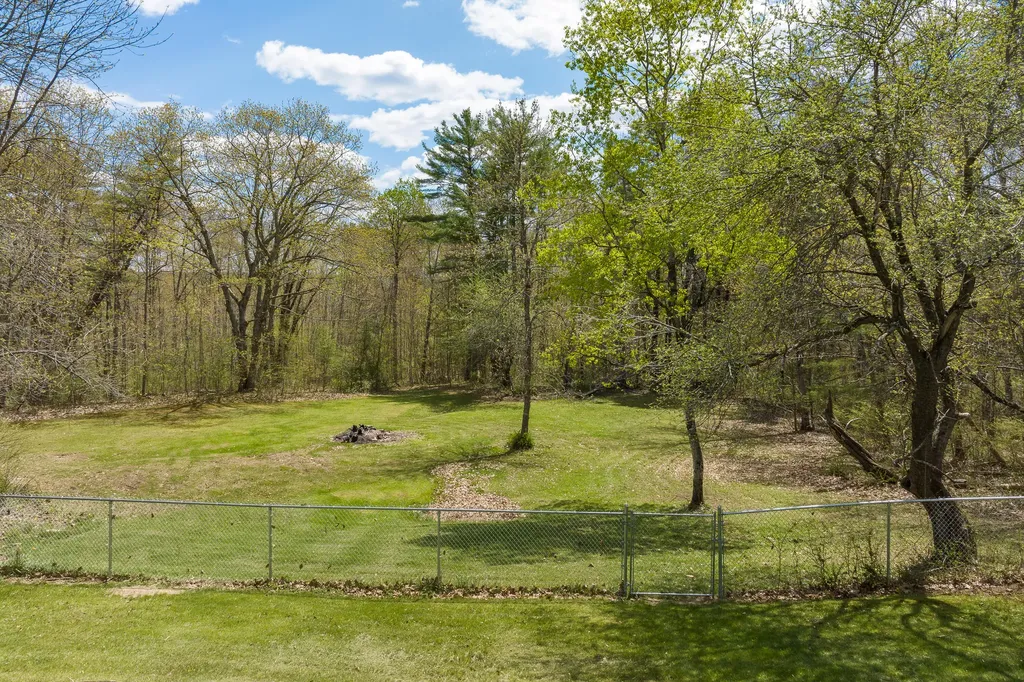 558 Bay Road Bowdoinham ME 04008