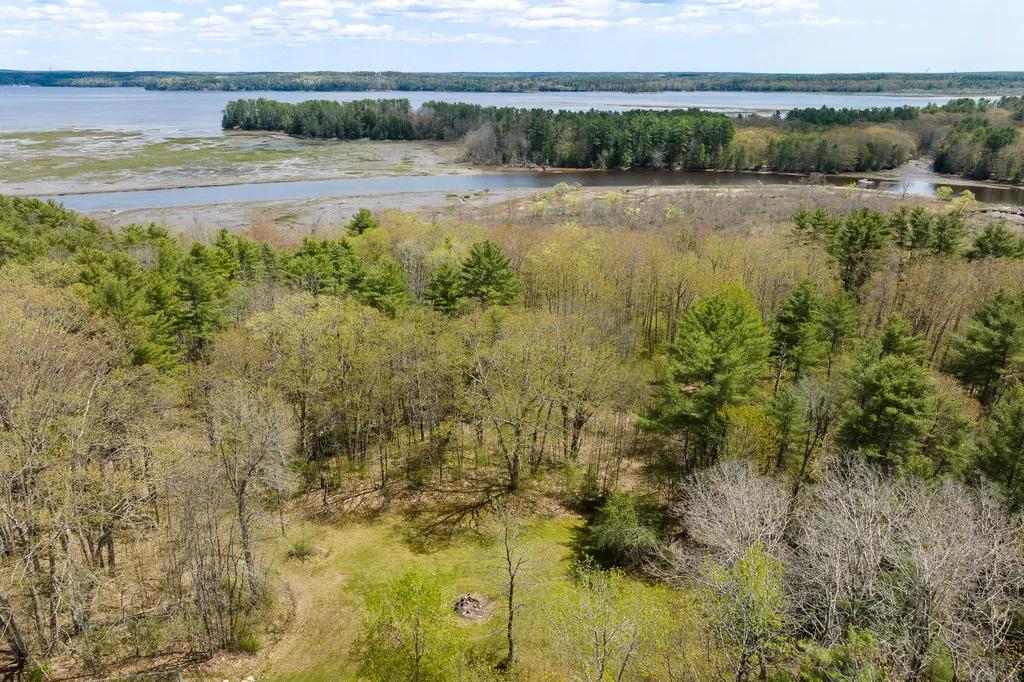 558 Bay Road Bowdoinham ME 04008