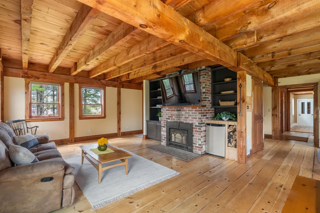 558 Bay Road Bowdoinham ME 04008