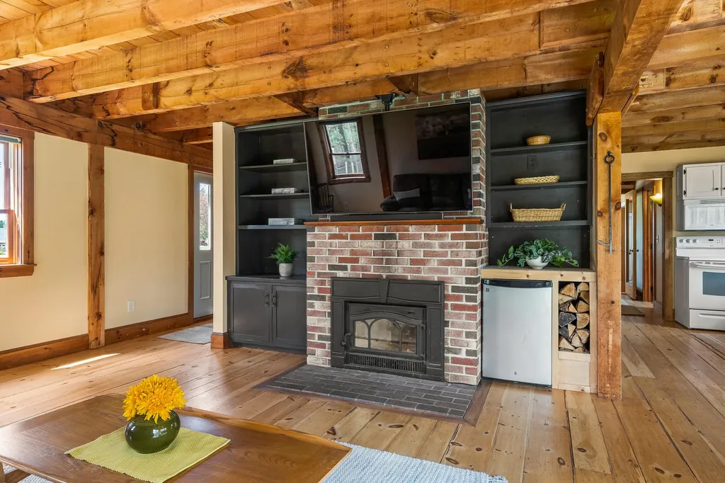 558 Bay Road Bowdoinham ME 04008