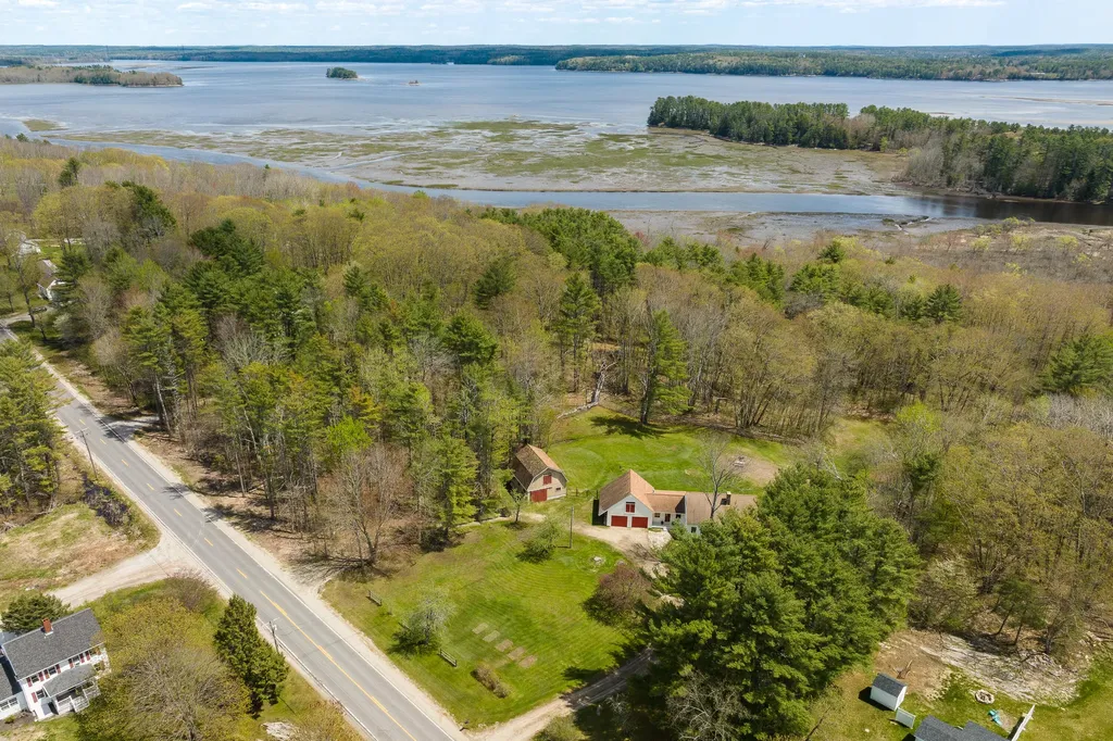 558 Bay Road Bowdoinham ME 04008