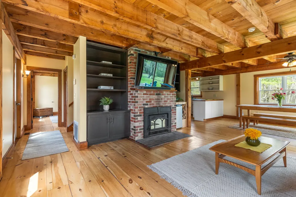 558 Bay Road Bowdoinham ME 04008