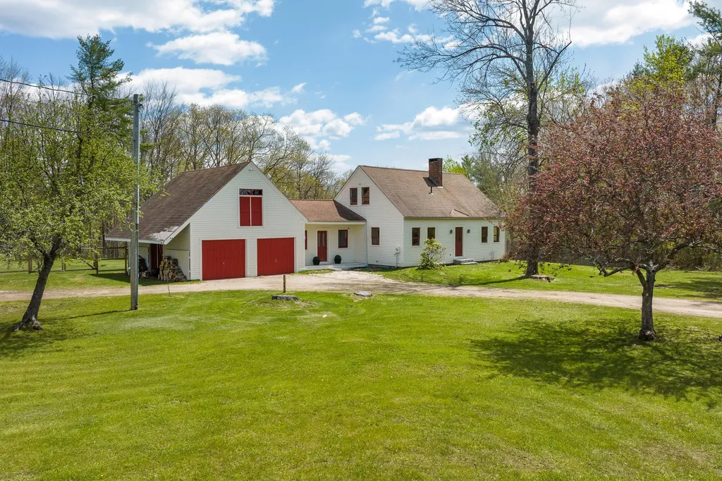 558 Bay Road Bowdoinham ME 04008