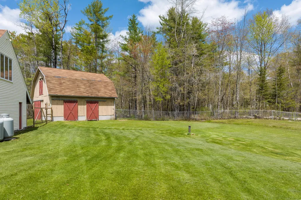 558 Bay Road Bowdoinham ME 04008