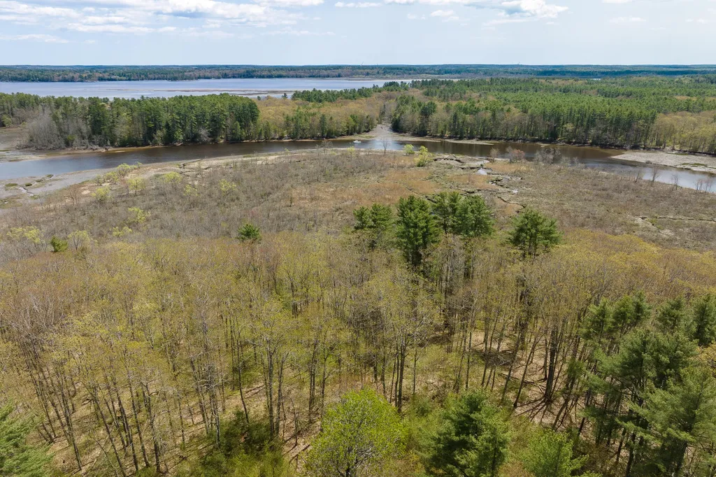 558 Bay Road Bowdoinham ME 04008