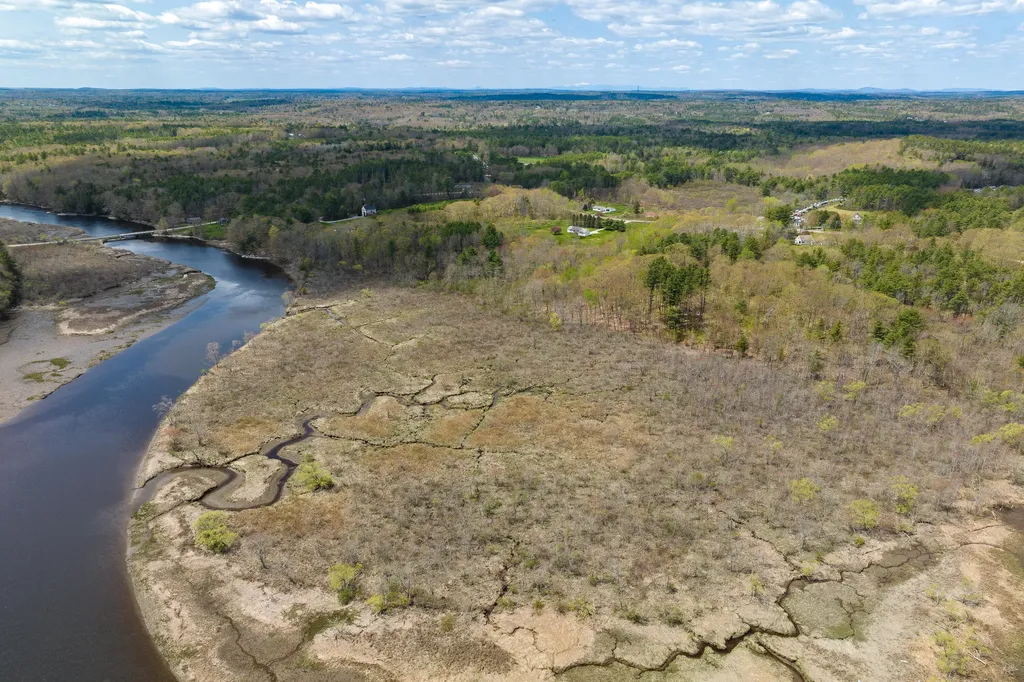558 Bay Road Bowdoinham ME 04008