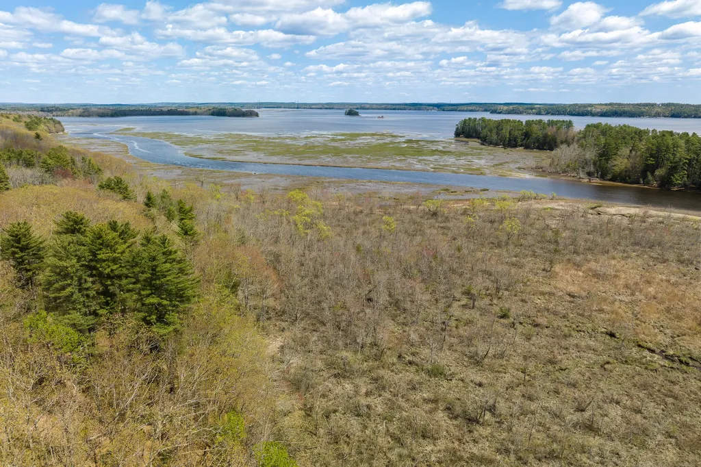 558 Bay Road Bowdoinham ME 04008