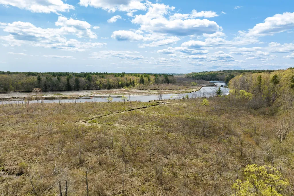558 Bay Road Bowdoinham ME 04008