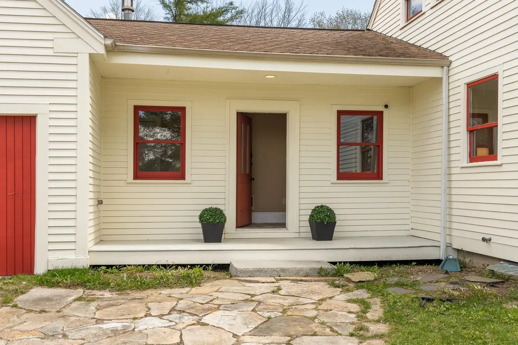 558 Bay Road Bowdoinham ME 04008
