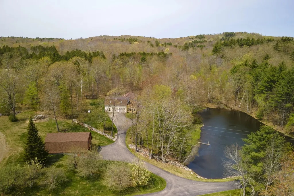 187 S Beech Hill Road Pittston ME 04345