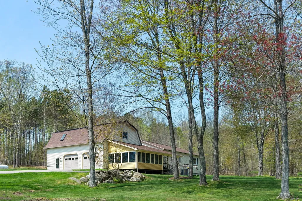 187 S Beech Hill Road Pittston ME 04345