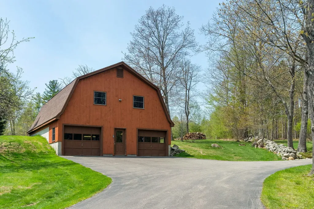 187 S Beech Hill Road Pittston ME 04345