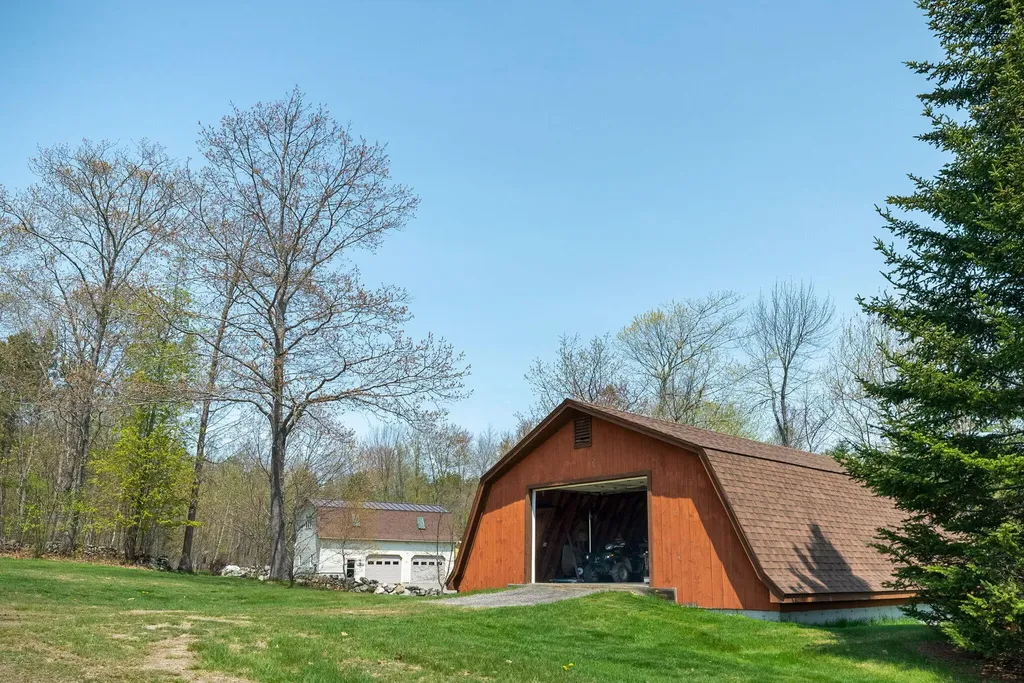 187 S Beech Hill Road Pittston ME 04345