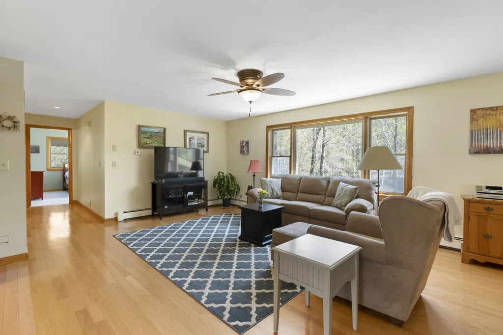 187 S Beech Hill Road Pittston ME 04345