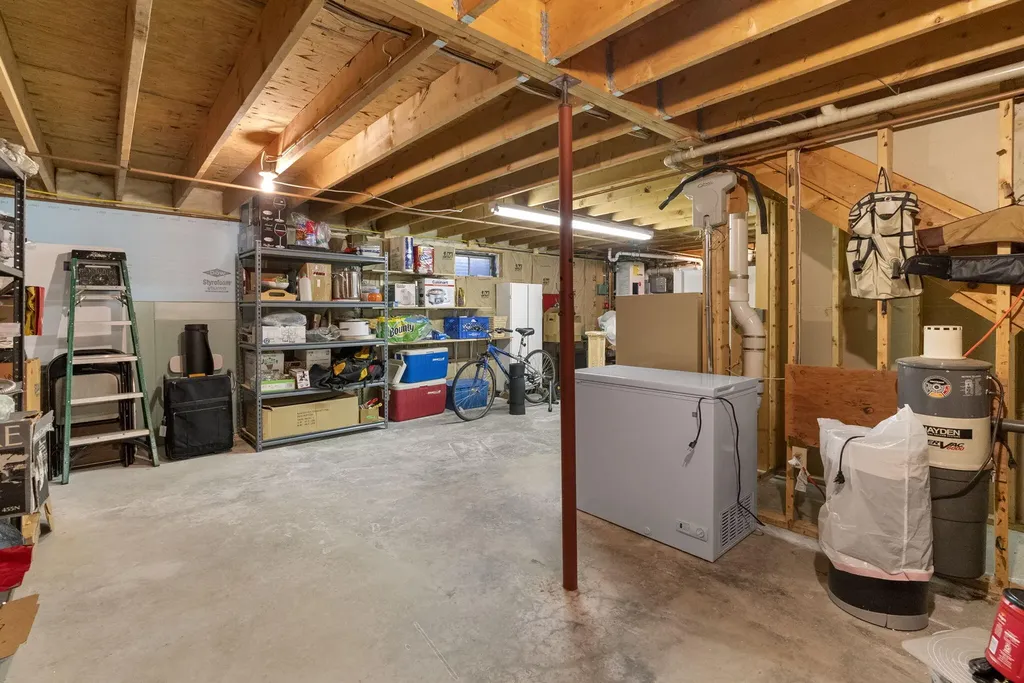 187 S Beech Hill Road Pittston ME 04345