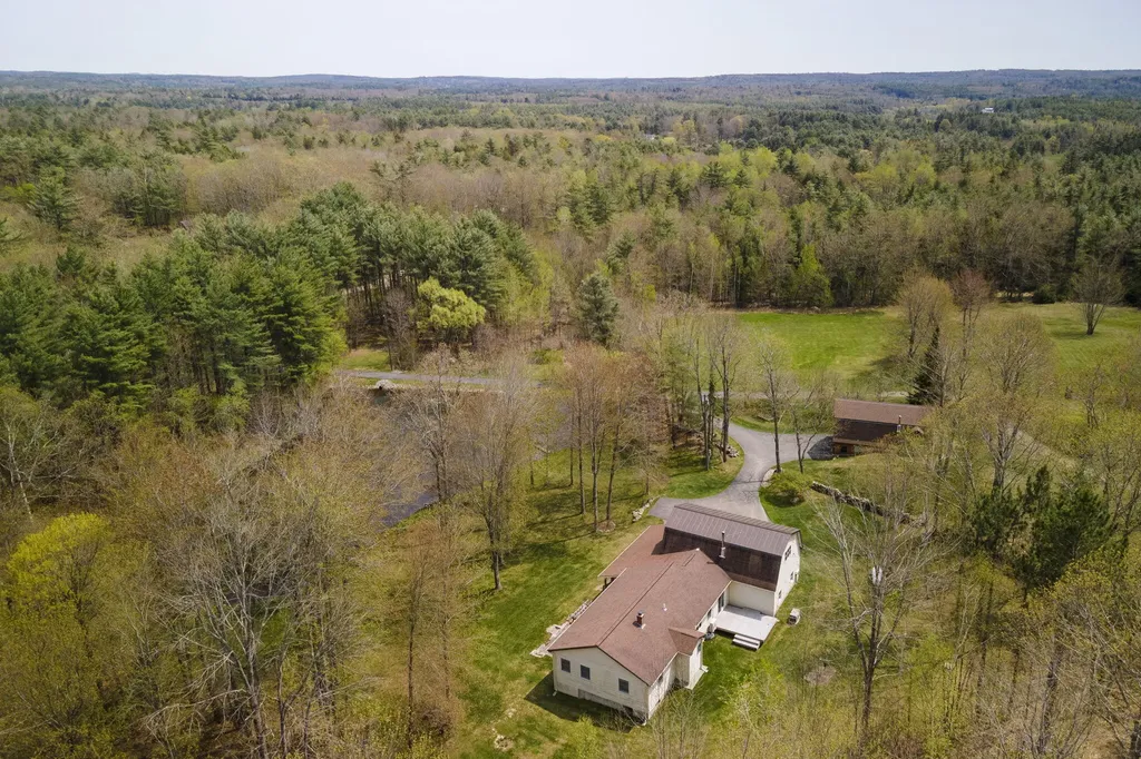 187 S Beech Hill Road Pittston ME 04345