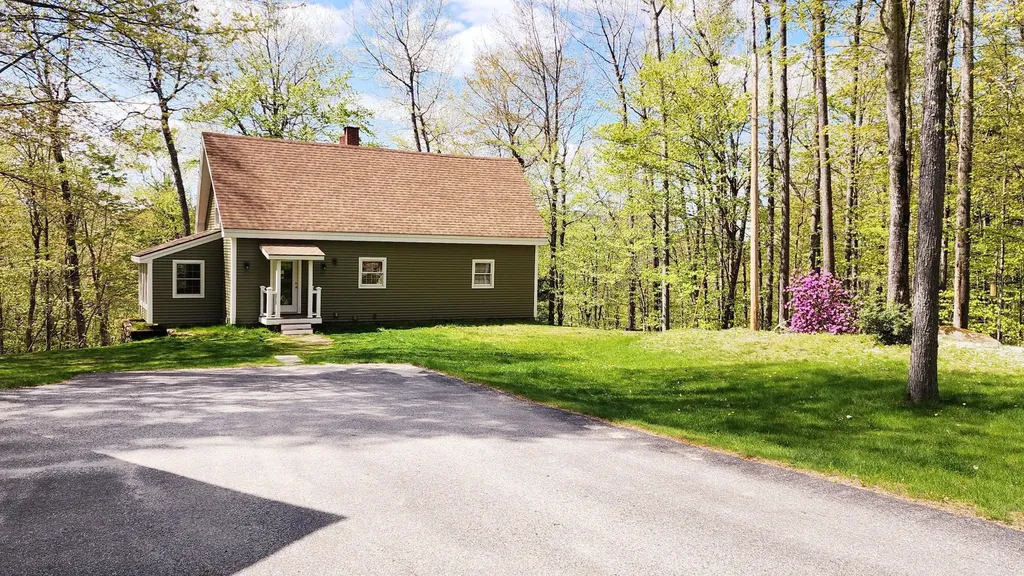 934 N River Road Greene ME 04236