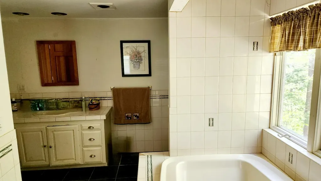 934 N River Road Greene ME 04236