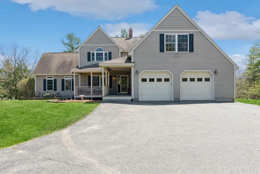 17 Cal Vista Drive Dayton ME 04005
