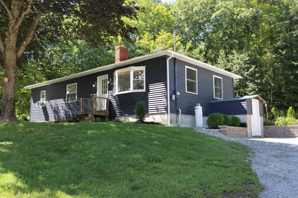 90 Bailey Road Minot ME 04258
