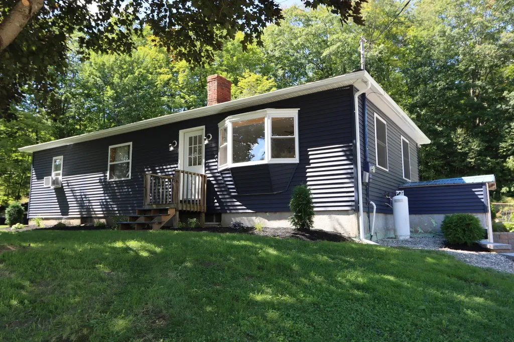 90 Bailey Road Minot ME 04258