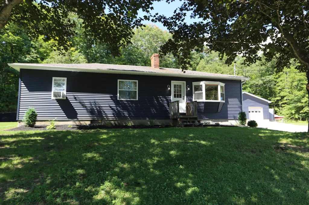 90 Bailey Road Minot ME 04258