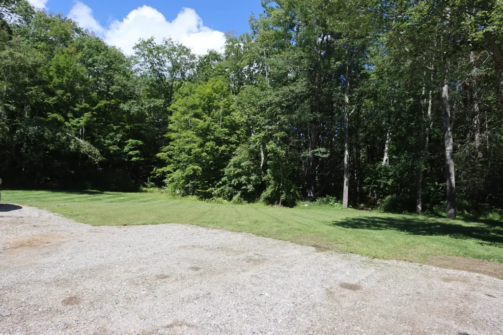 90 Bailey Road Minot ME 04258
