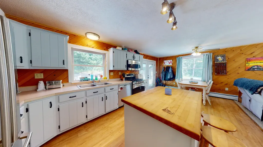 90 Bailey Road Minot ME 04258