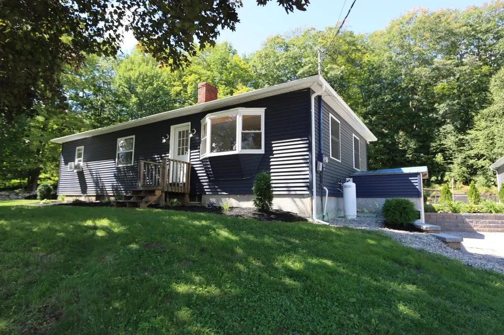 90 Bailey Road Minot ME 04258