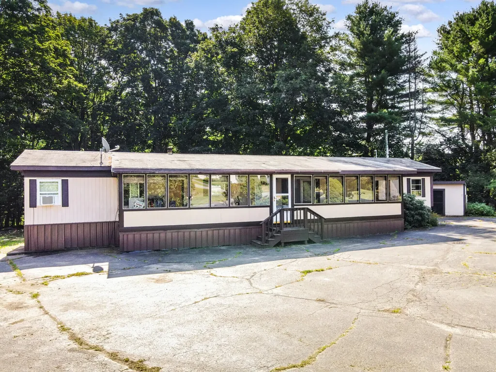 3873 Middle Road Sidney ME 04330