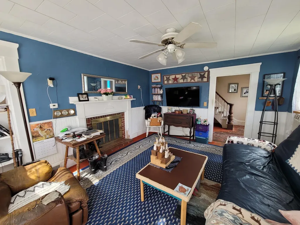 460 Billings Road Hermon ME 04401