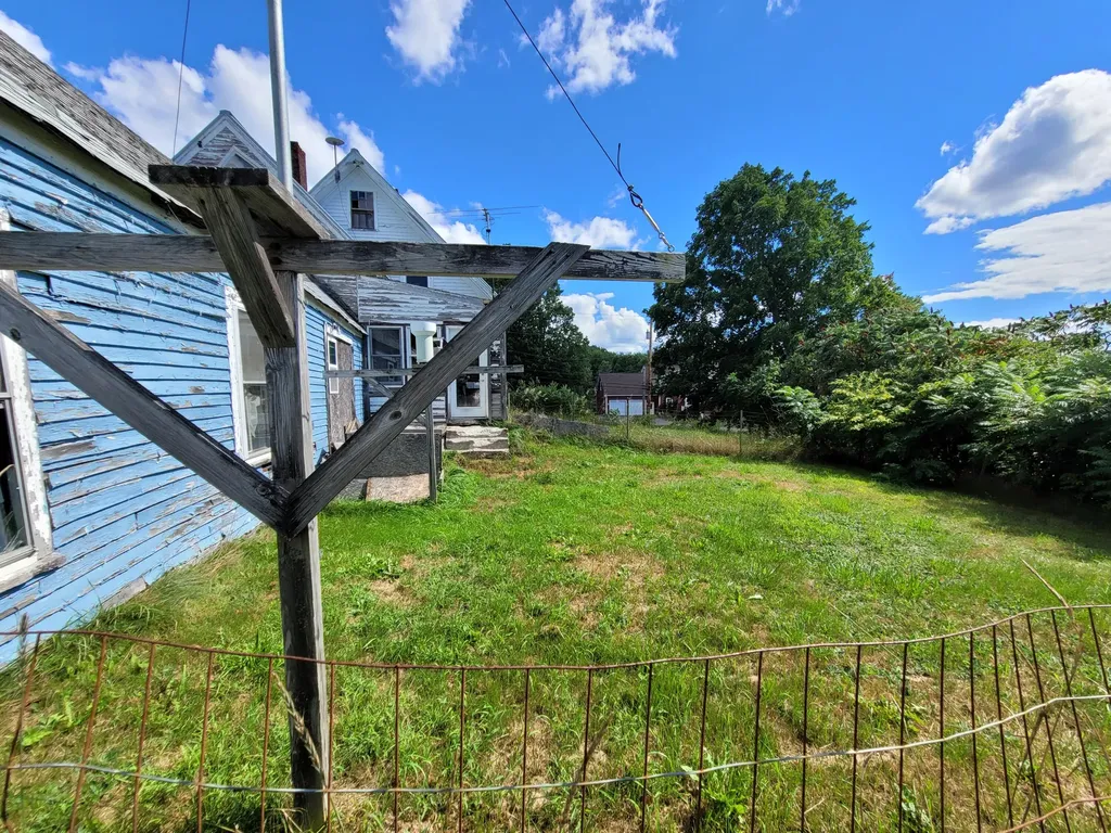 460 Billings Road Hermon ME 04401