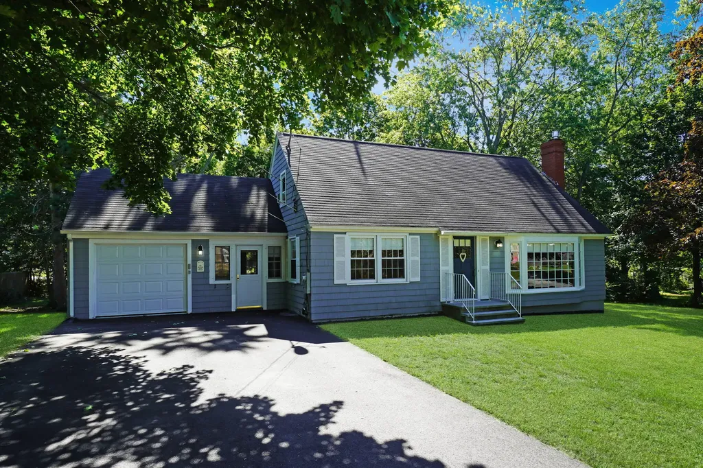 20 Promenade Avenue Saco ME 04072