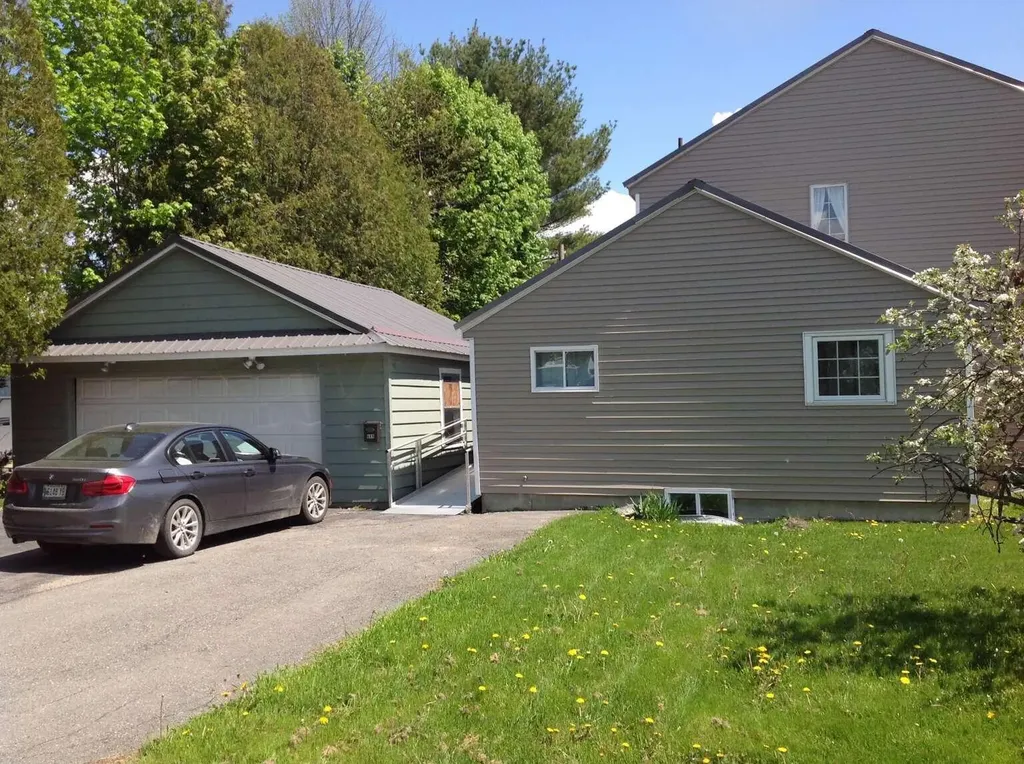 689 Union Street Bangor ME 04401