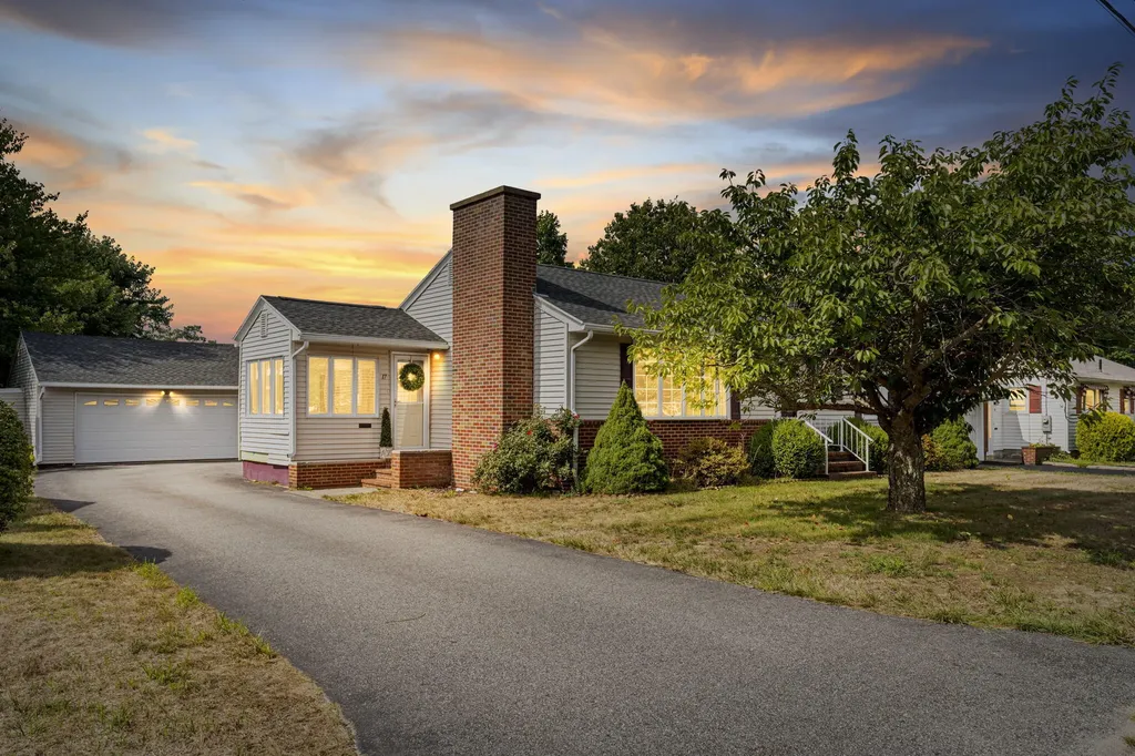 17 Southgate Avenue Biddeford ME 04005