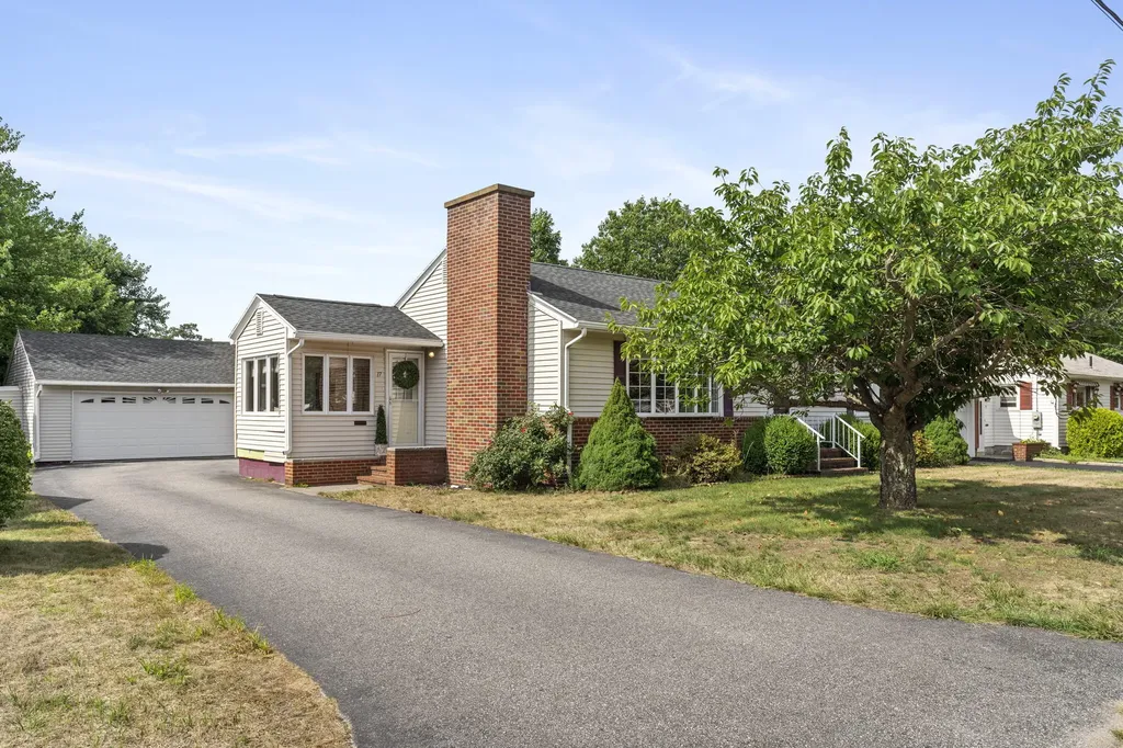 17 Southgate Avenue Biddeford ME 04005