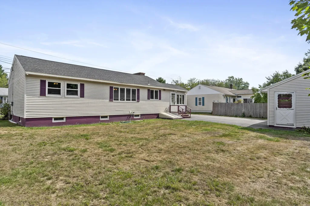17 Southgate Avenue Biddeford ME 04005