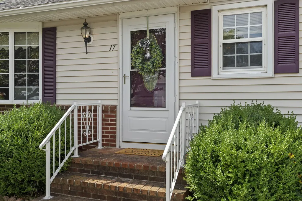 17 Southgate Avenue Biddeford ME 04005