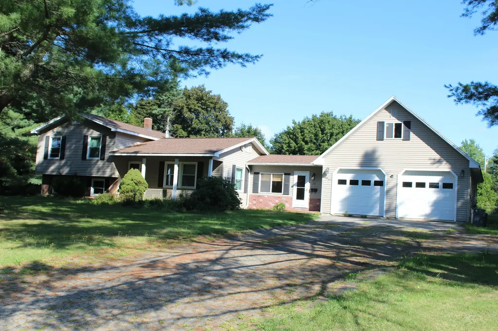 54 Maureen Avenue Randolph ME 04346