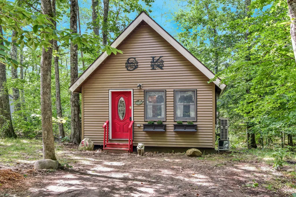51 Larry Drive Monmouth ME 04259
