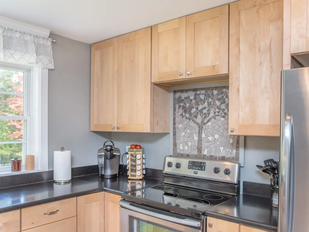 28 Besse Road Wayne ME 04284