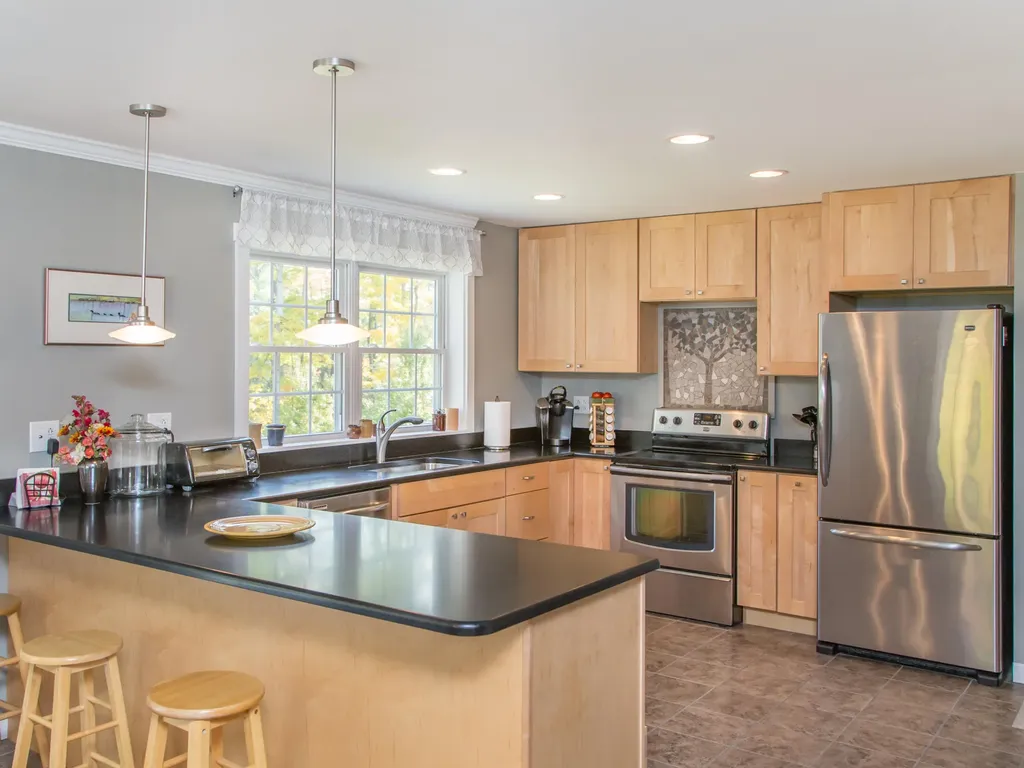28 Besse Road Wayne ME 04284