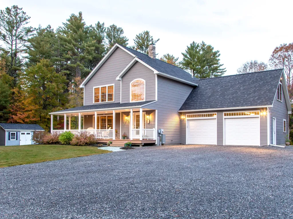 28 Besse Road Wayne ME 04284