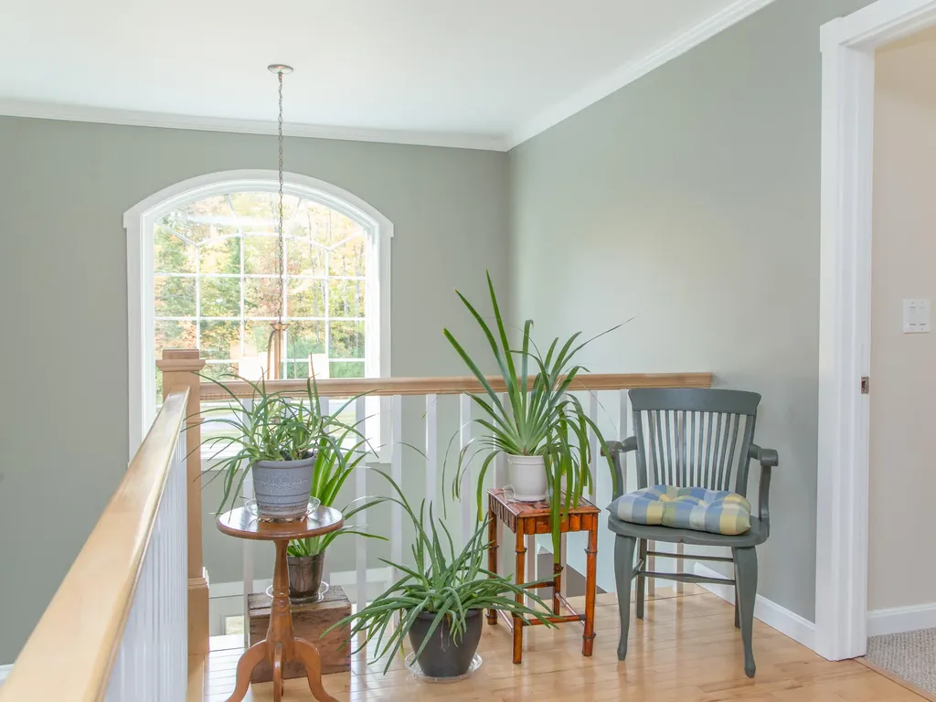 28 Besse Road Wayne ME 04284